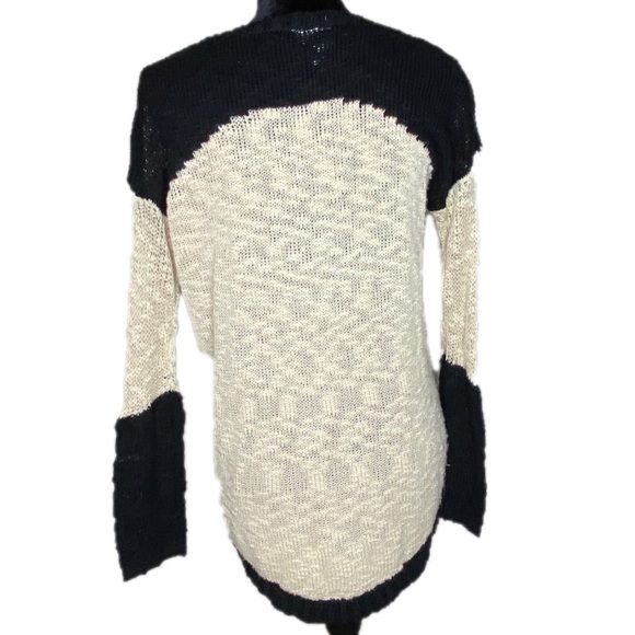 Hot & Delicious Knitted Sweater Long Sleeves - Picture 2 of 16